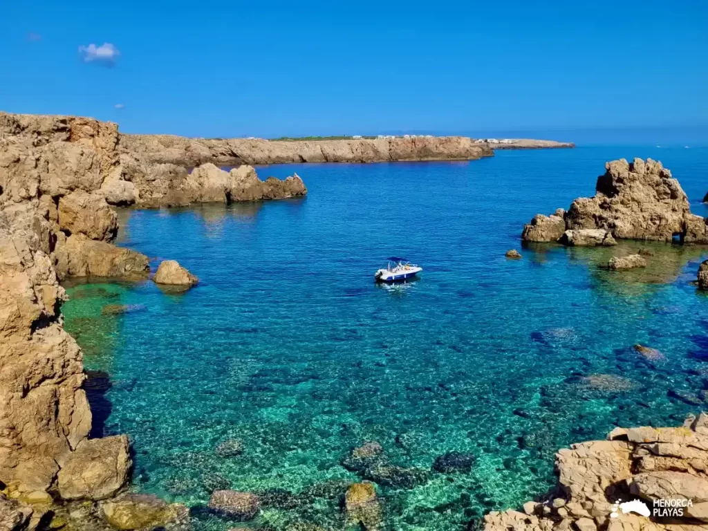 Kristallklare Bucht in der Nähe von Frigiliana (Maro–Cerro Gordo)